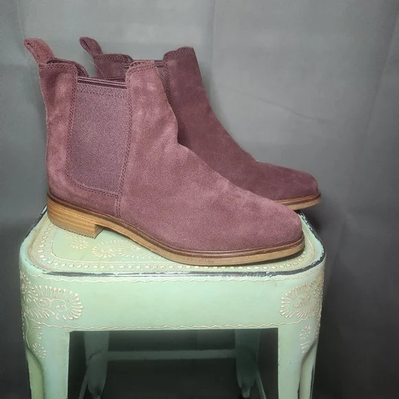 Clark's Women's Arlo Burgundy Chelsea Boots - Picture 4 of 4